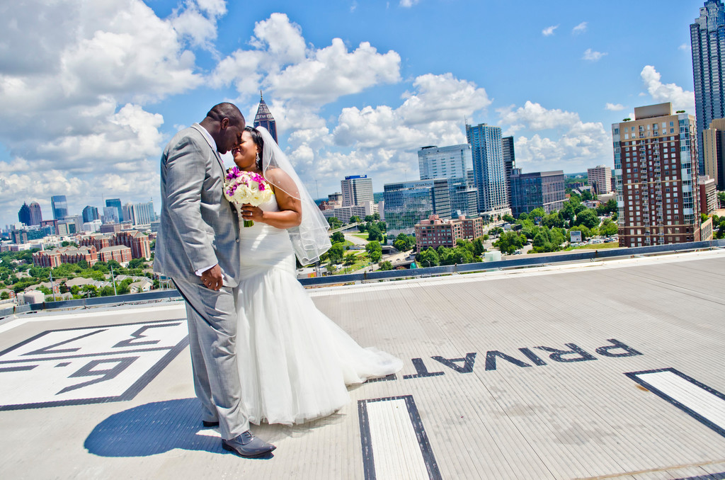 Ventanas Atlanta Wedding Photographer Couple skyliine