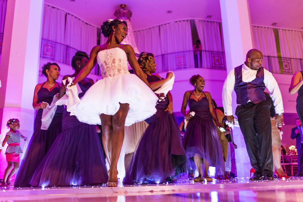 200 Peachtree Atlanta Wedding Photographer Bride dance