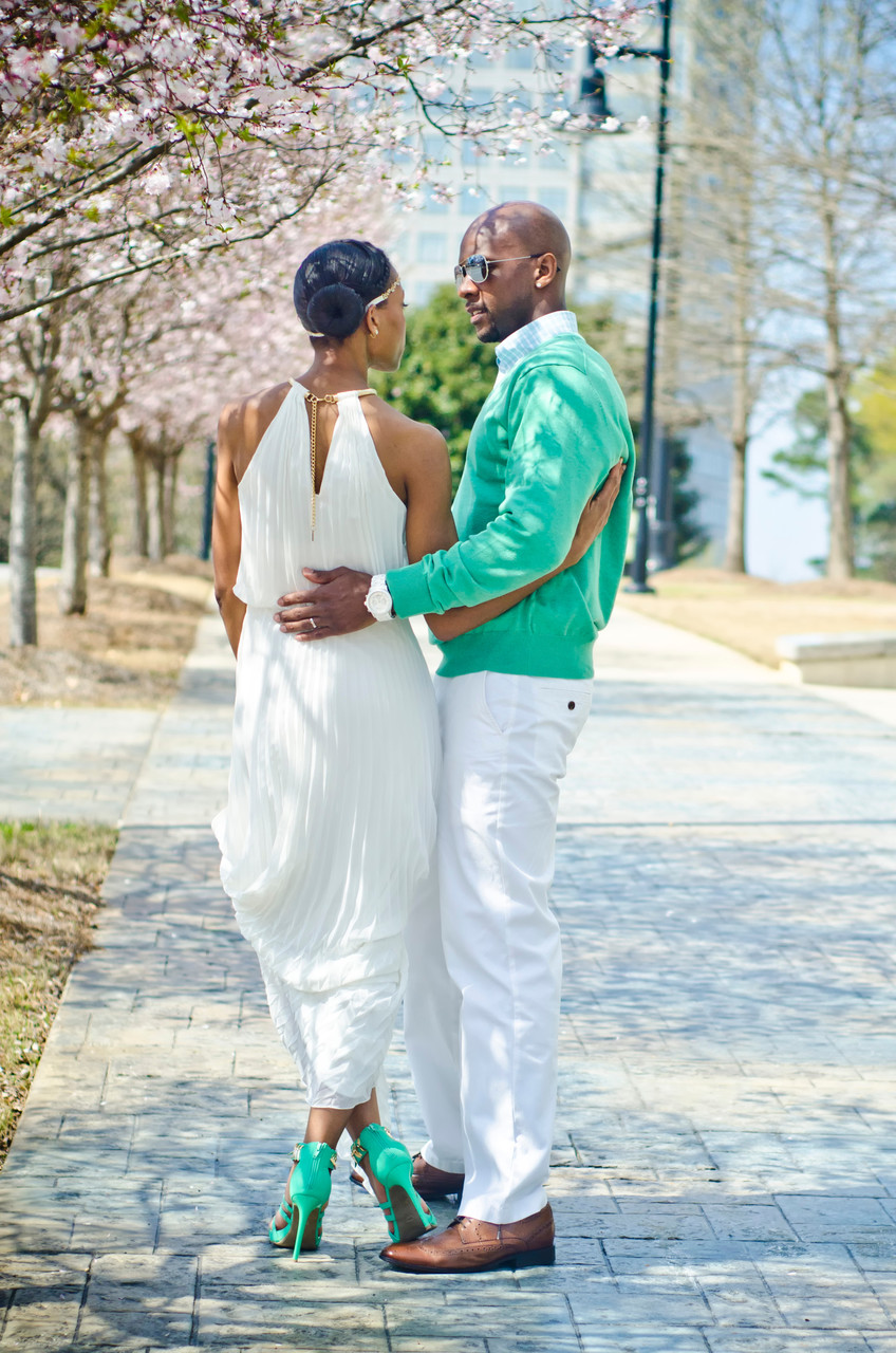 Atlanta Wedding Photographer couple in green 