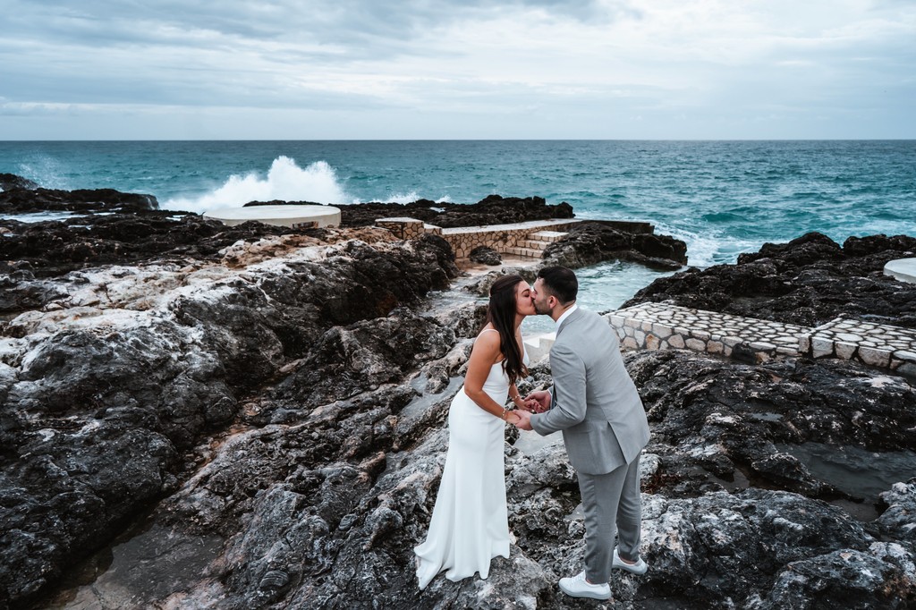 A Kiss on the Rocks at The Cliff Hotel Negril Jamaica