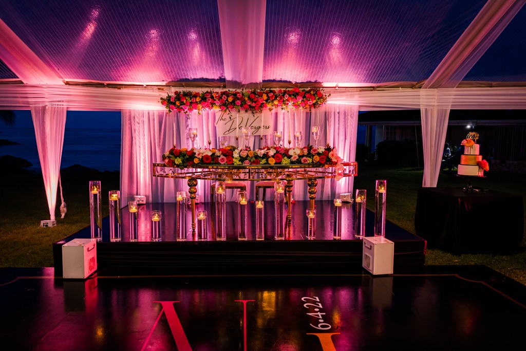 Jamaica Wedding: Sweetheart Table Trends