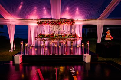 Jamaica Wedding: Sweetheart Table Trends