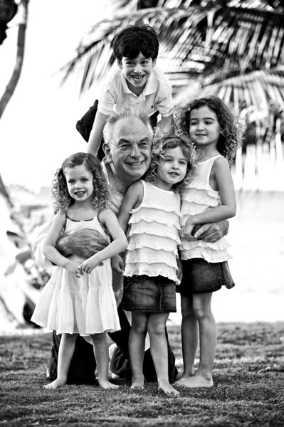 grandfather and five grandkids family photo