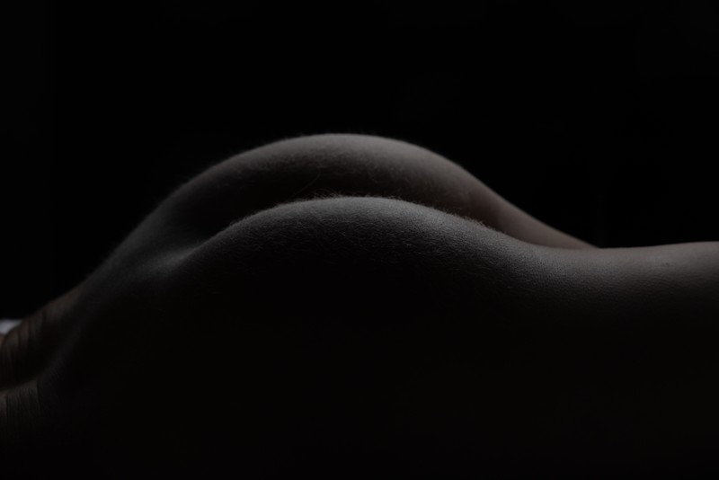 Fine Art Boudoir Bodyscape | Elegant Female Back Silhouette Photography