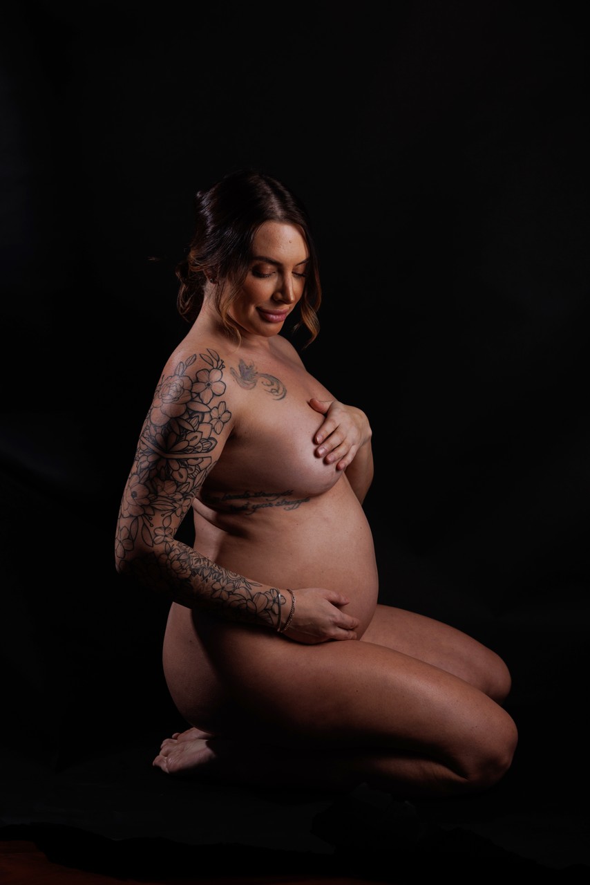Elegant Nude Maternity Portrait | Tracy CA Maternity Photographer | Bay Area