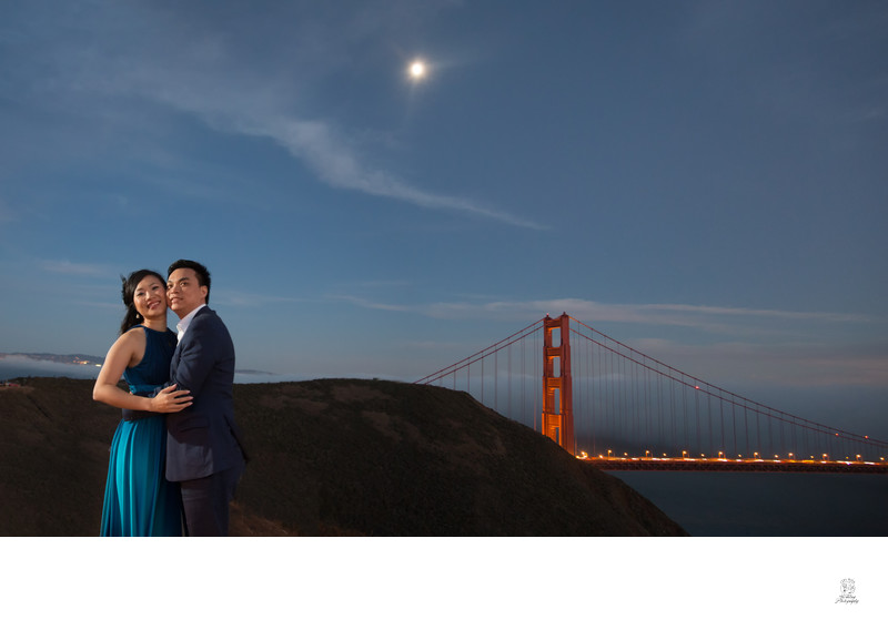 Moonlit night asian pre wedding photo golden gate bridg