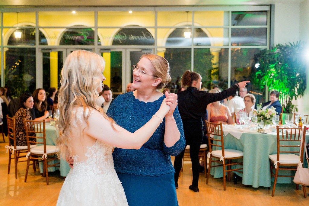 wedding reception dancing at phipps conservatory