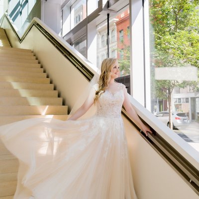 bride on fairmont pittsburgh hotel staircase