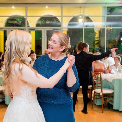 wedding reception dancing at phipps conservatory