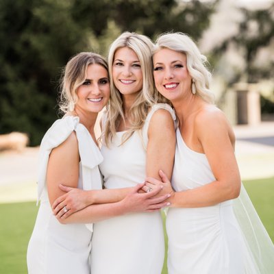 bridesmaids white dresses classic photography