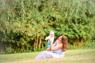 sewickley pittsburgh family photographer mom with baby