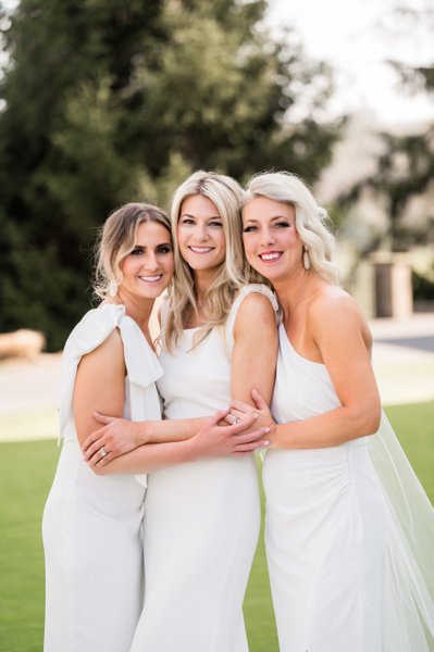 bridesmaids white dresses classic photography