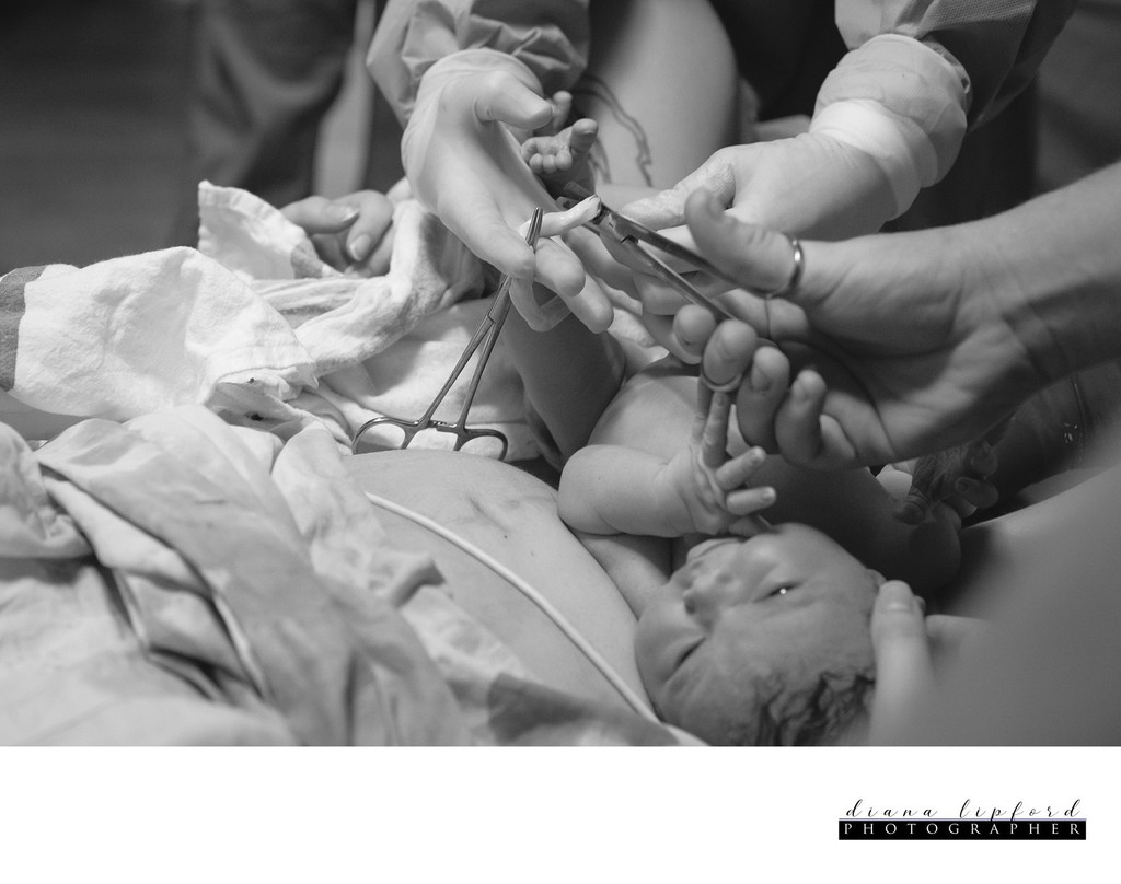 Capturing first moments with newborn birth photography