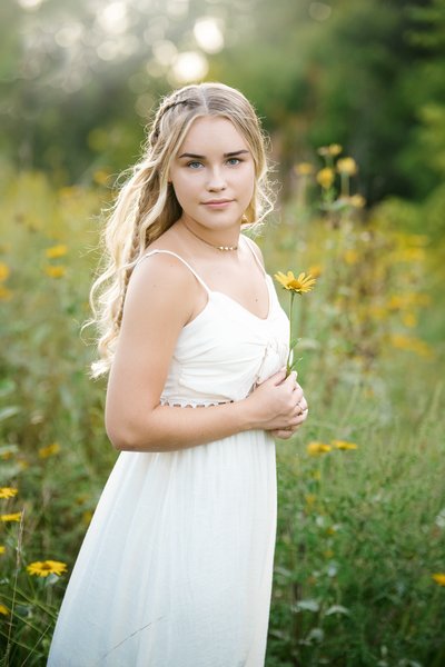 Senior Pictures in a Field Ft Wayne Indiana