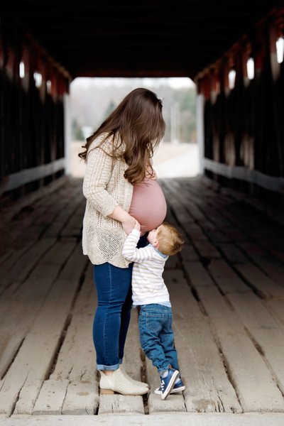 Maternity Photographer Fort Wayne Spencerville Bridge