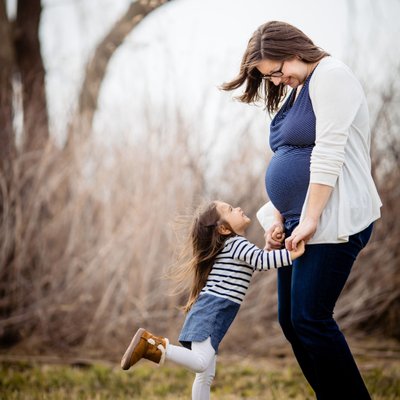 Seward, NE Maternity Photographer