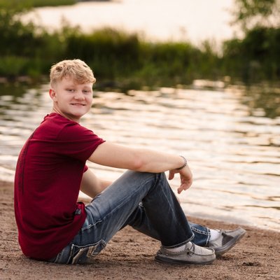 Holmes Lake Senior Photos