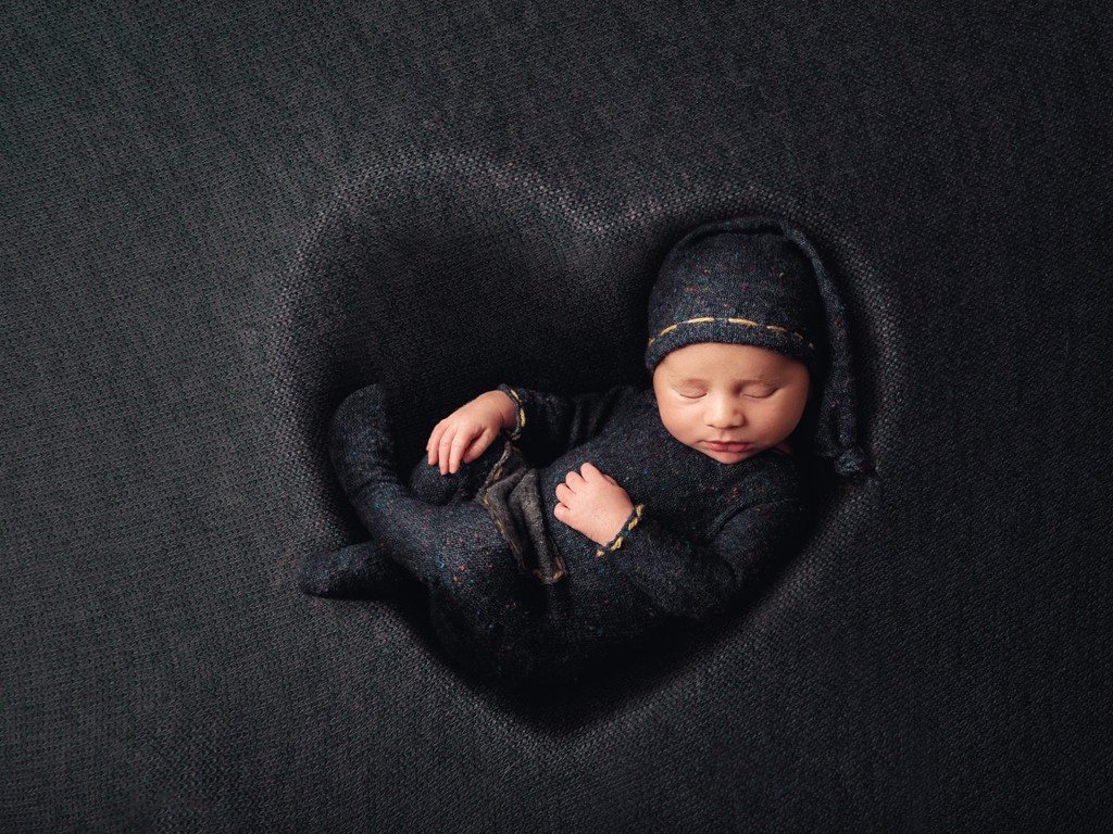 Newborn baby photos in South Wales UK