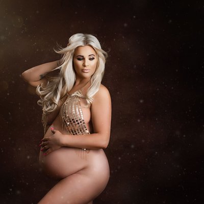 Stunning maternity photographs female photographer