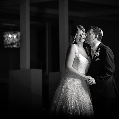 B&W Wedding couple portait photography