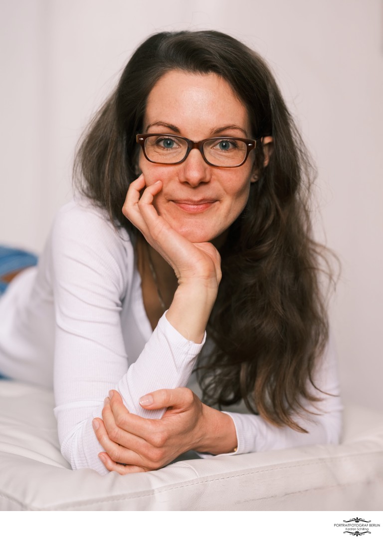 Dating Fotoshooting für Frauen in natürlichen Posen