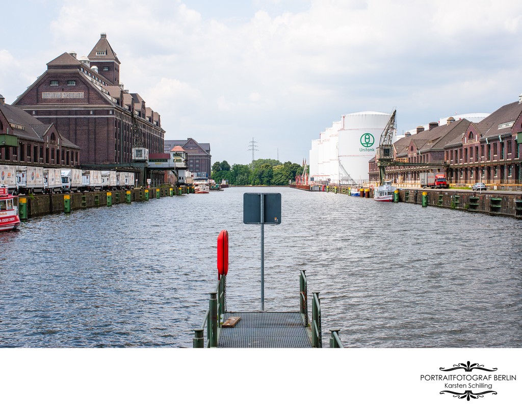 Behala Westhafen Becken 2 mit dem Getreidespeicher