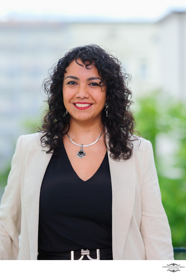 LinkedIn Business Portrait Profilbild Claudia