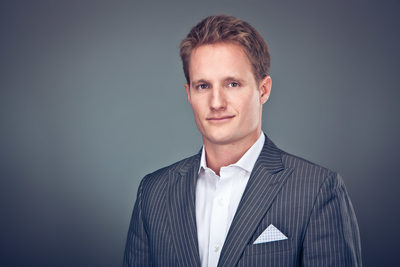 Business Portrait bei Fotograf im Foto-Studio in Berlin