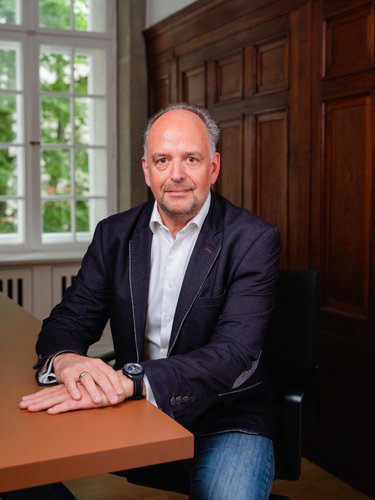 Professionelle Mitarbeiterportraits vor Ort Head of Asset Management