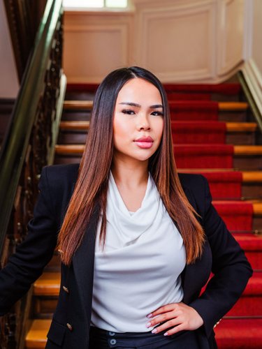 Professionelle Mitarbeiterportraits vor Ort Project Manager