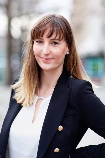 Outdoor Bewerbung Business Portrait Draussen im Freien