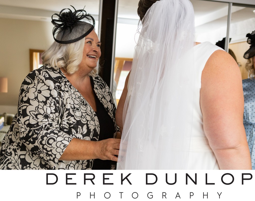 Derek Dunlop Photography | Candid moment with mother of the bride