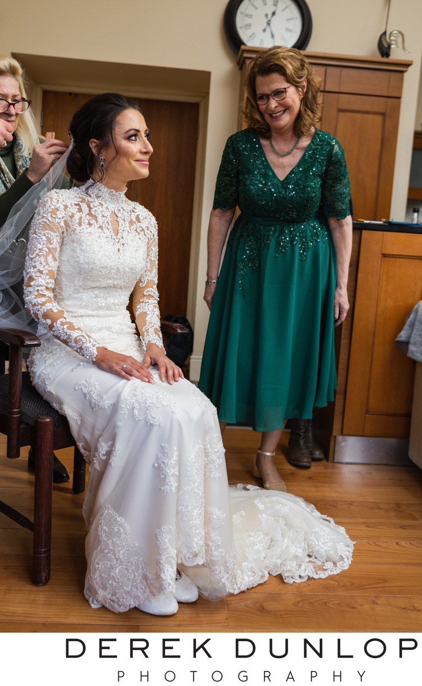 Bride and mum getting ready wedding at Pollok House