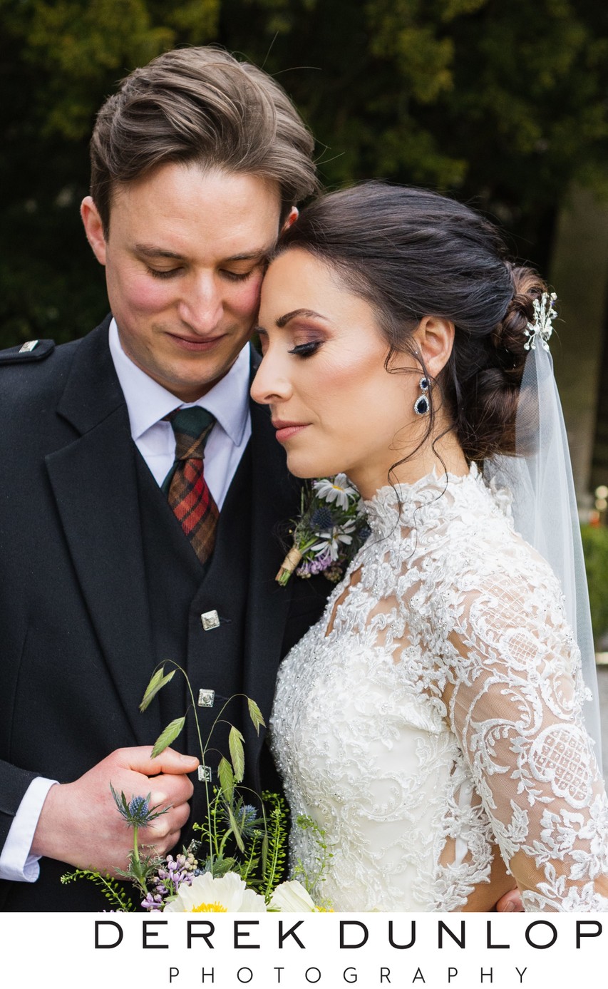 Tender couple moment Pollok House