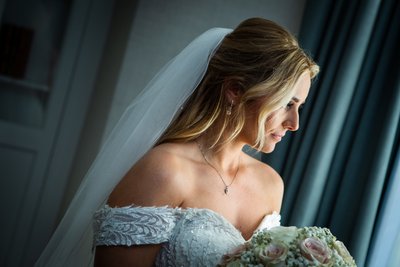 Soft veil portrait Marine Troon bride