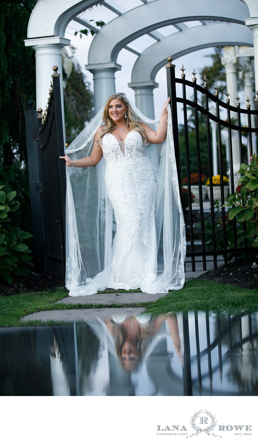 Bride with Gates at Giorgios  in Baiting Hollow with reflection