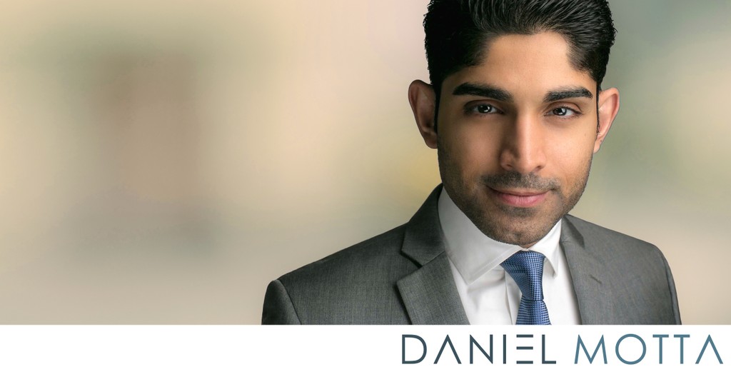 Modern Cropped Headshot for Frisco Professionals – Inspired by Peter Hurley