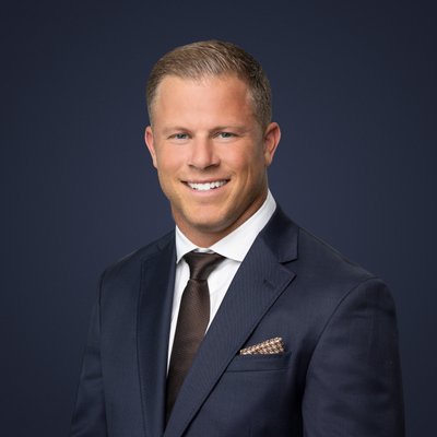 Sharp Business Headshot in Dallas – Tone-On-Tone Suit
