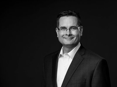 Editorial Banker Headshot in Black and White – Dallas TX