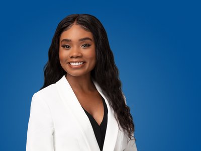 Medical Headshot for Female Professionals – Blue & White Style