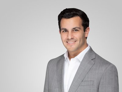 Clean & Confident Gray Business Headshot – Plano TX