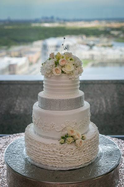 Wedding Photograph of Wedding Cake at la Cima Club