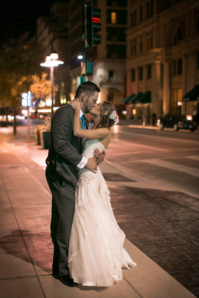 Dallas Photography of Couple Kissing at Magnolia Hotel