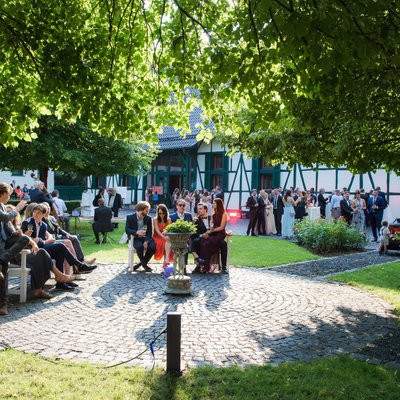 Hofgut Mappen Sommer Hochzeit mit 150 Gästen