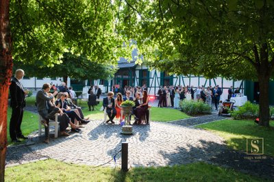 Hofgut Mappen Sommer Hochzeit mit 150 Gästen