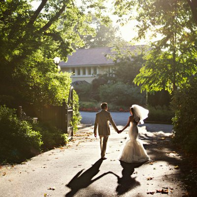 Vancouver wedding portrait mansion driveway veil