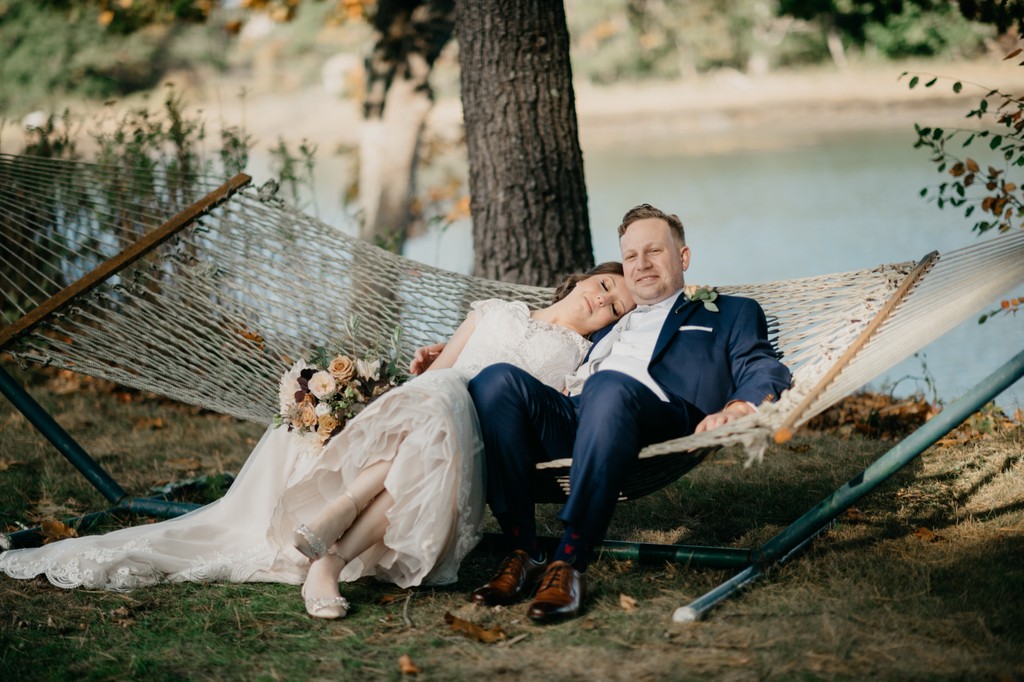 Maine lakeside wedding by photographer Kim Chapman