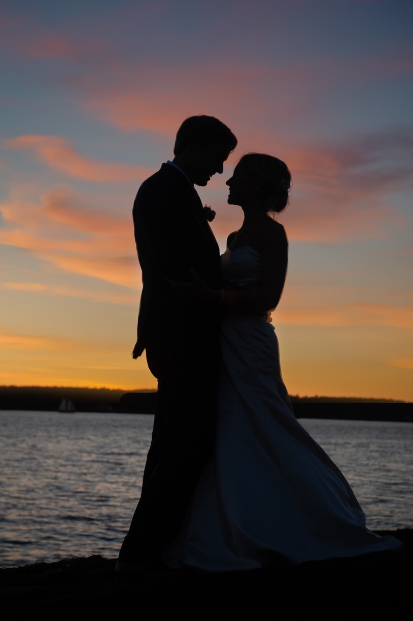 Spruce Point Inn wedding photographer captures the sunset!