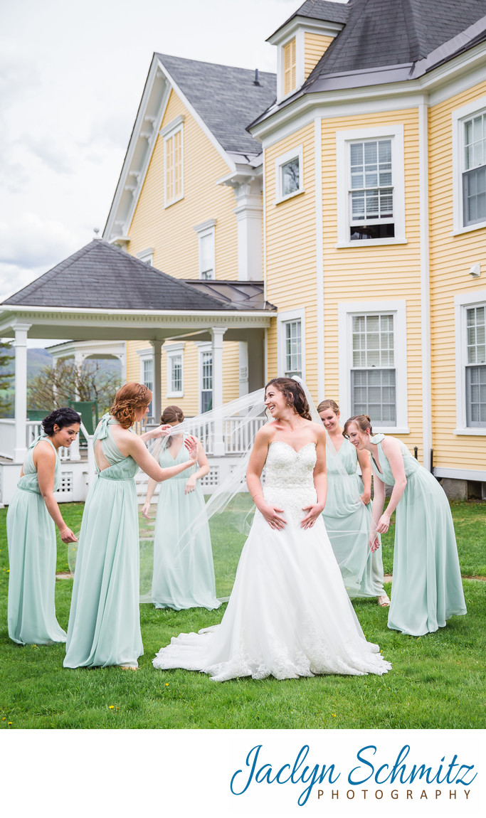 Inn at Mountain View Farm spring wedding photos Second & Associate Wedding Photography in Indiana