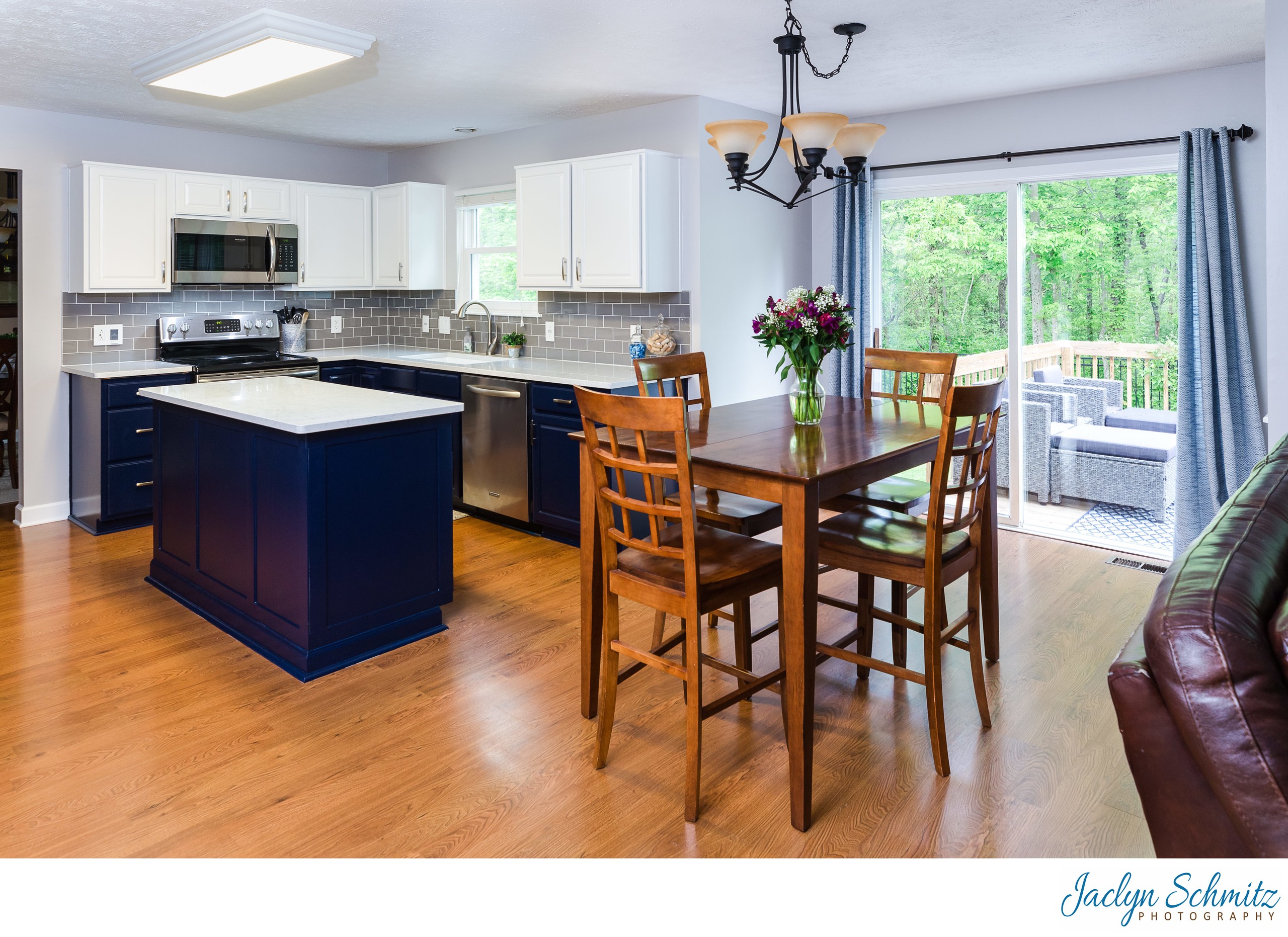 Kitchen and breakfast table home photography - Second & Associate